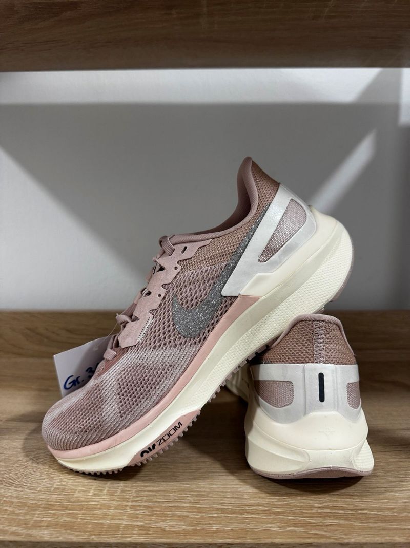 Used Nike Structure 25 PRM Running Shoes