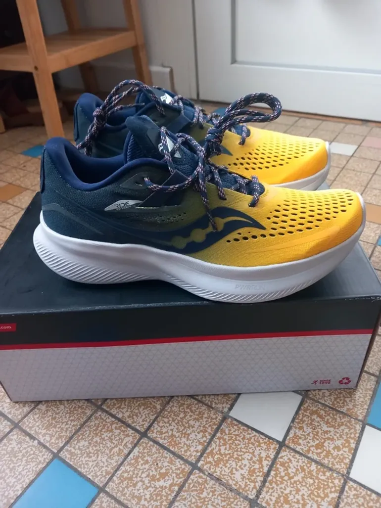 Used Saucony Ride 15 bike — image 6 of 7