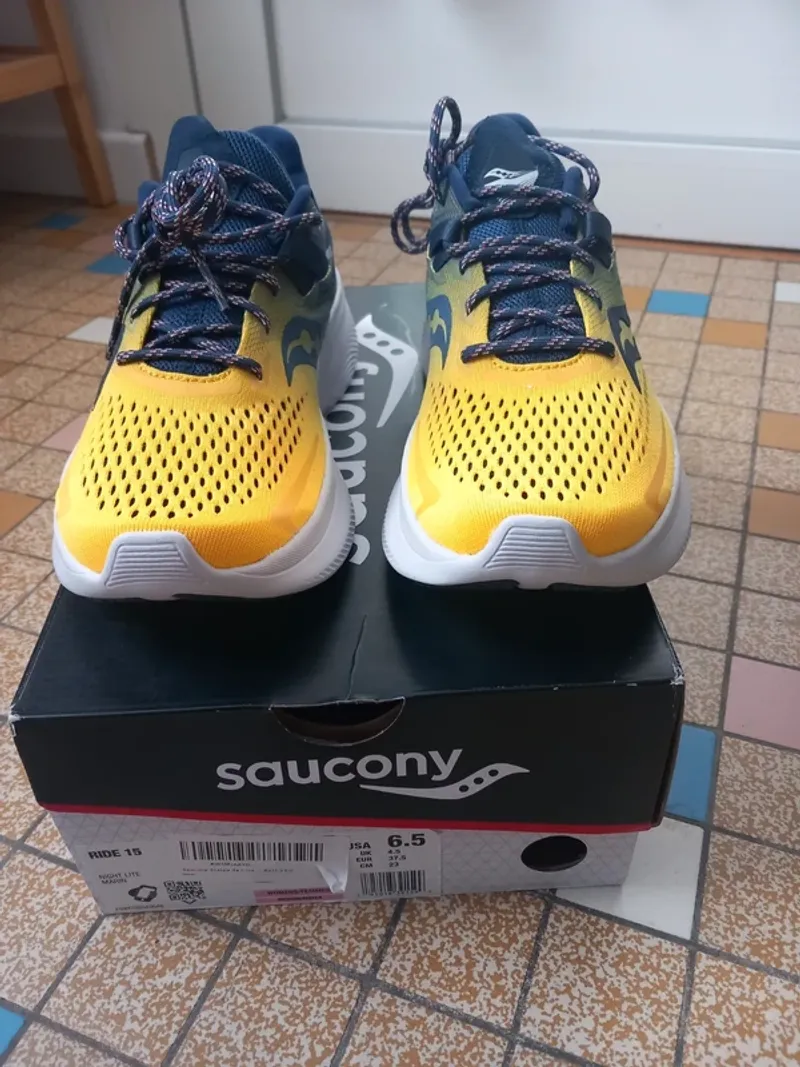 Used Saucony Ride 15 Running Shoes