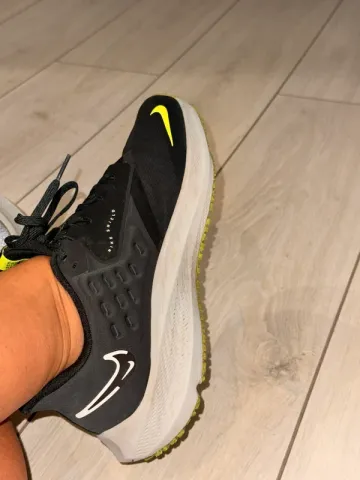 Used Pegasus Nike Air Zoom 39 Shield bike — image 3 of 10