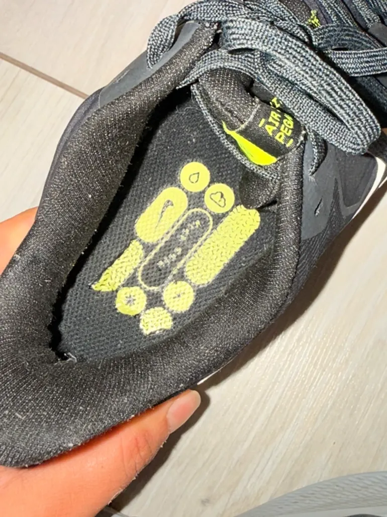 Used Pegasus Nike Air Zoom 39 Shield bike — image 6 of 10
