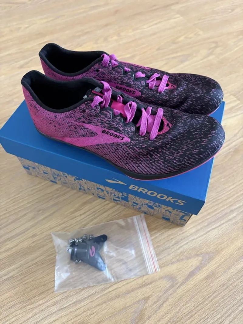 Used Brooks Mach 19 Running Shoes
