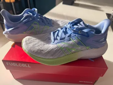 New Balance Fuelcell bike d'occasion — image 1 sur 3