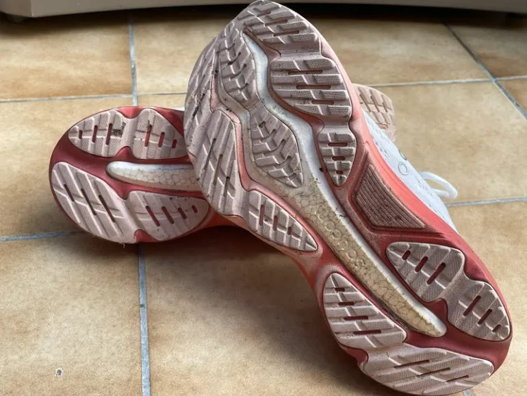 Used Saucony Running Shoes bike — image 10 of 10