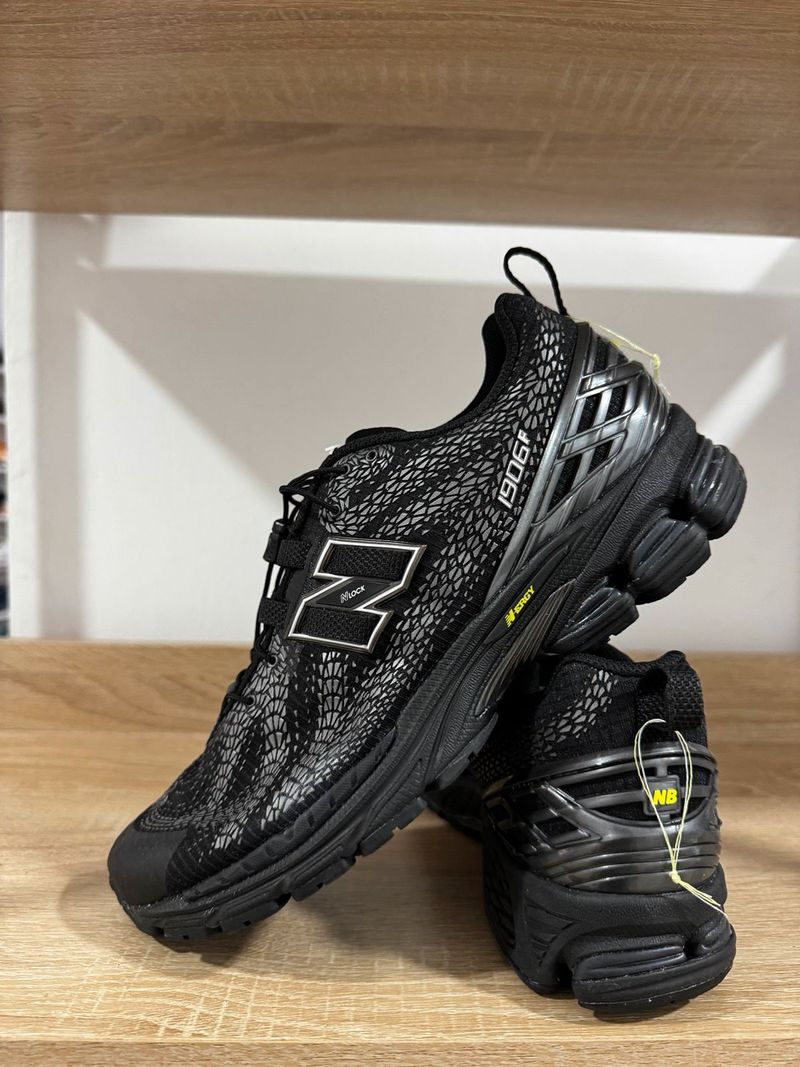 Used New Balance 1906F Running Shoes