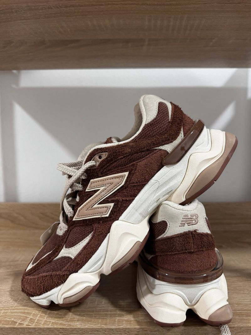Used New Balance 9060 Running Shoes
