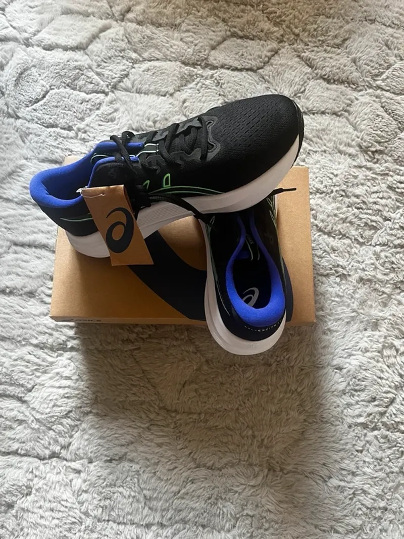 Used Asics Gel-Excite 11 Running Shoes
