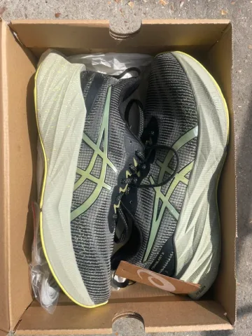 Used Asics Nova blast 3 bike — image 5 of 8
