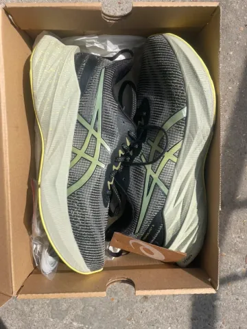Used Asics Nova blast 3 bike — image 6 of 8