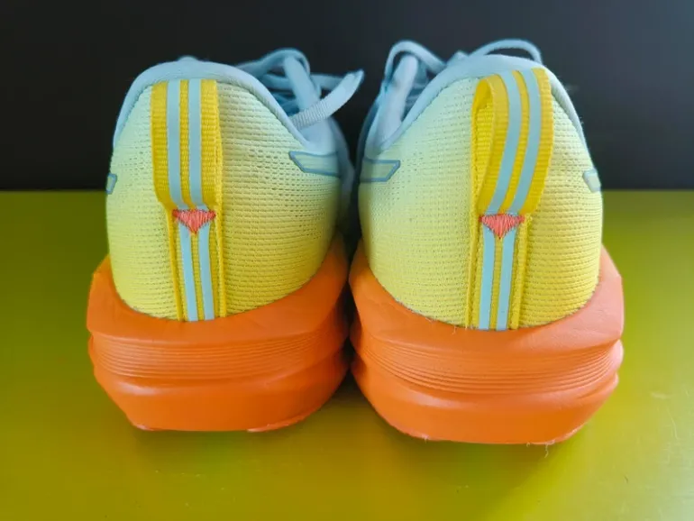 Used Asics NovaBlast 5 bike — image 5 of 7