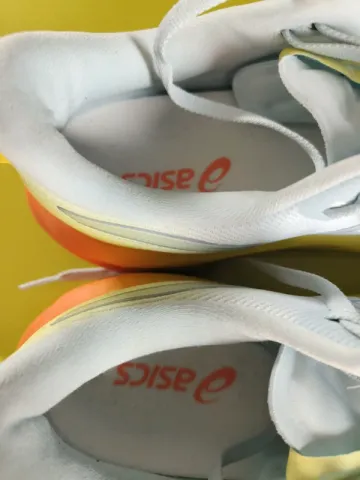 Used Asics NovaBlast 5 bike — image 7 of 7