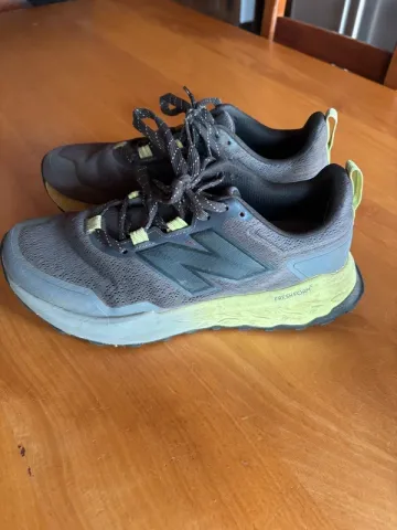Used New Balance Trail Running Shoes bike — image 2 of 5