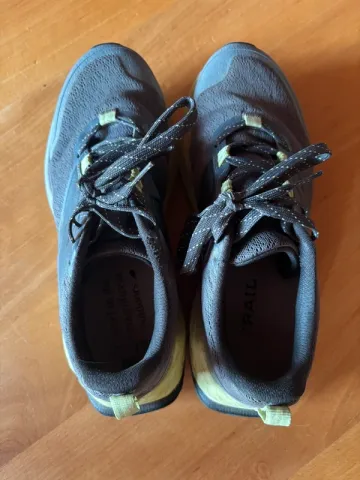 Used New Balance Trail Running Shoes bike — image 3 of 5
