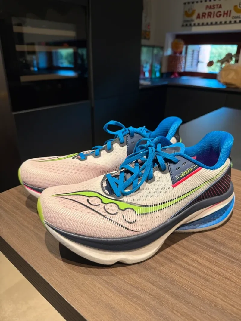 Used Saucony Endorphin Azura Running Shoes