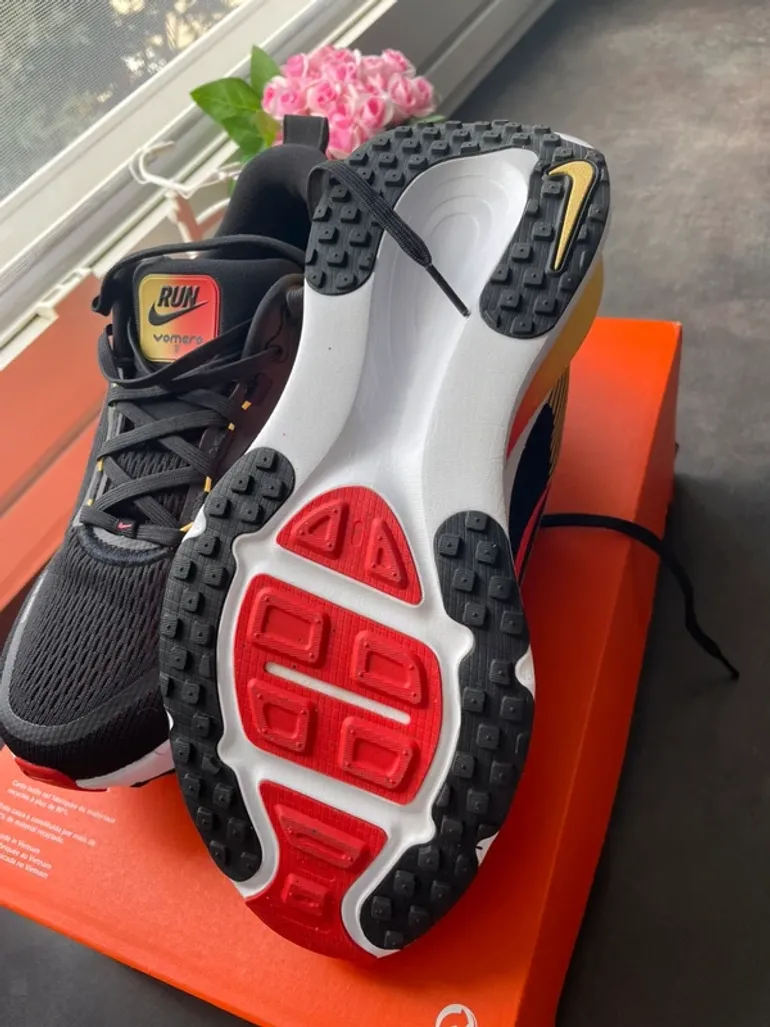 Used Nike Vomero 18 bike — image 4 of 6