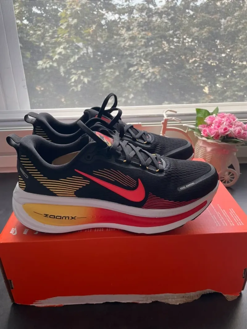 Gebrauchtes Nike Vomero 18 Running Shoes