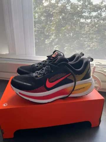 Used Nike Vomero 18 bike — image 2 of 6