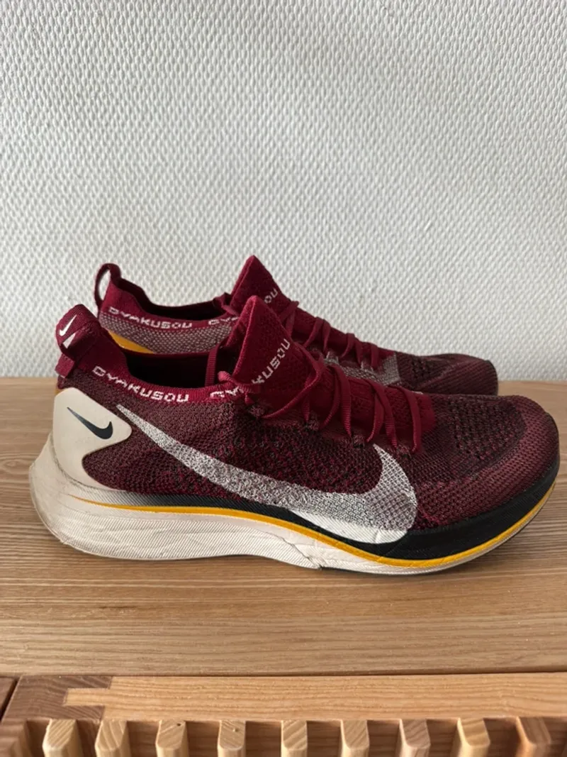Używany Nike Vaporfly 4% Flyknit Gyakusou 2019 Running Shoes