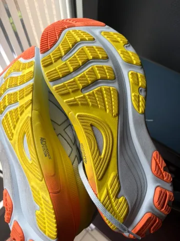 Used Asics Running Shoes bike — image 5 of 5