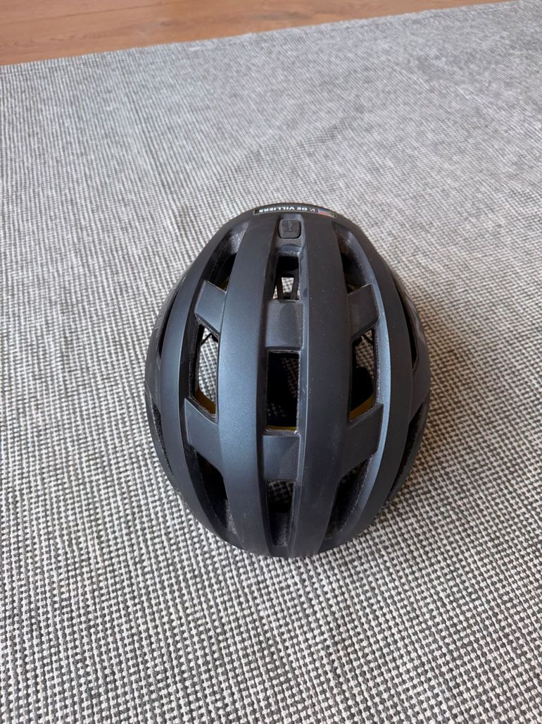 Used MET Cycling Helmet 2024 bike — image 2 of 7