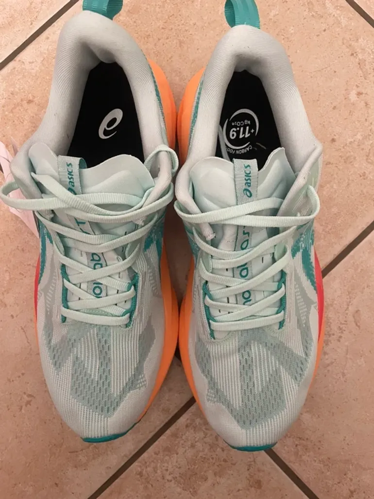 Used Asics Novablast 5 bike — image 2 of 2
