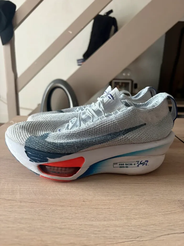Used Nike AlphaFly 3 bike — image 3 of 7
