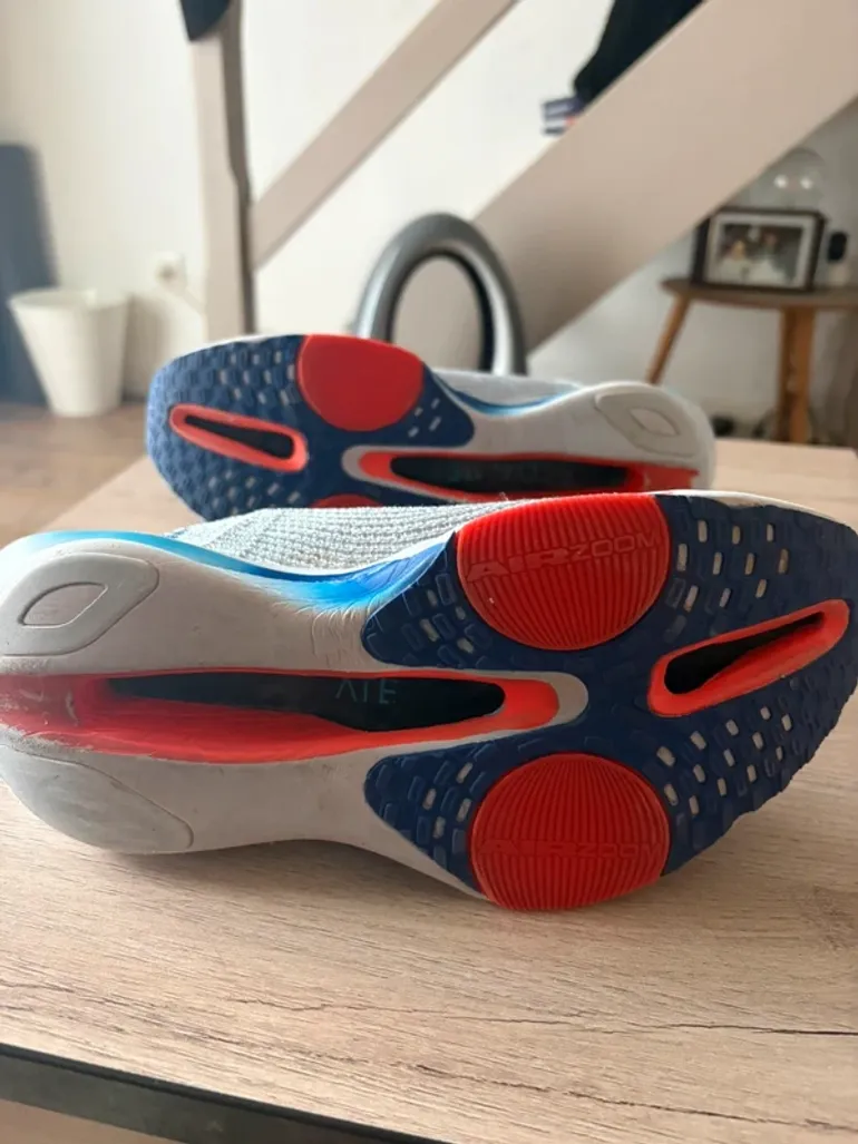 Used Nike AlphaFly 3 bike — image 4 of 7