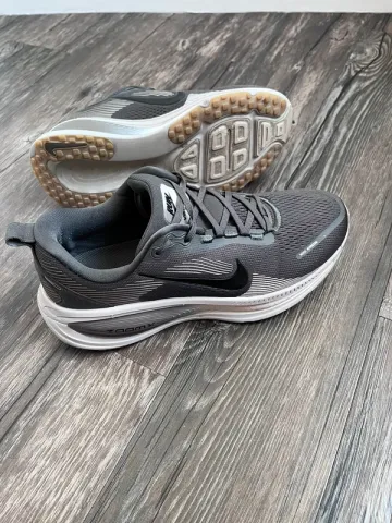 Gebrauchtes Nike Zoom Vomero 18 2026 bike — Bild 10 von 11
