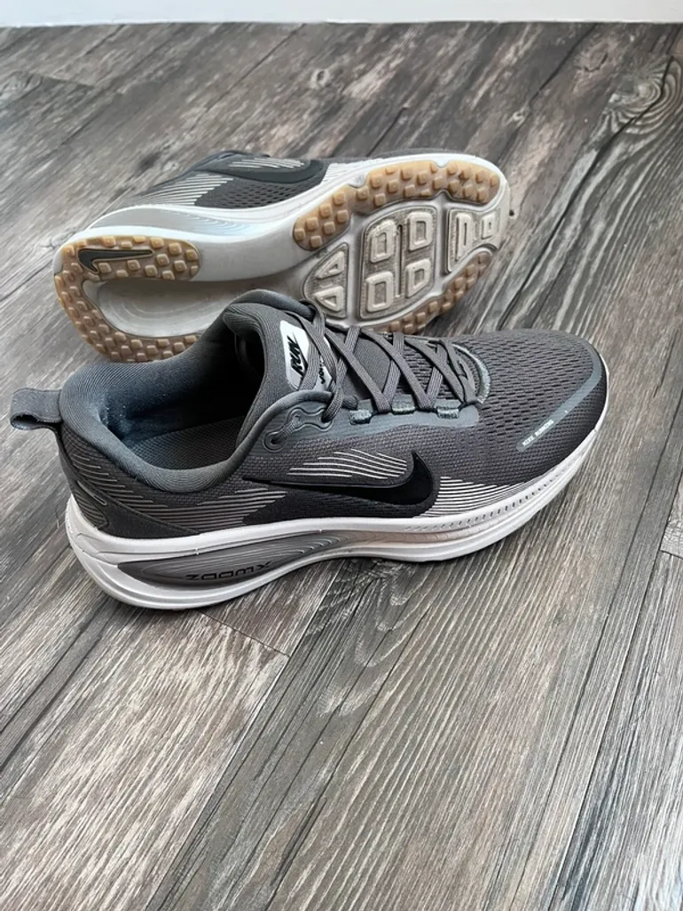 Gebrauchtes Nike Zoom Vomero 18 2026 bike — Bild 10 von 11