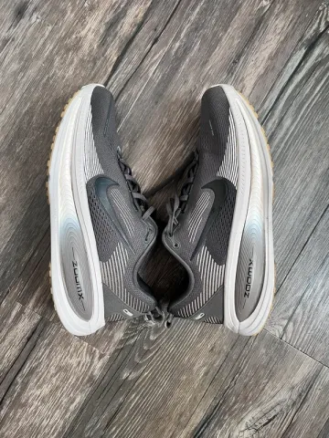 Gebrauchtes Nike Zoom Vomero 18 2026 bike — Bild 3 von 11