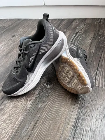 Gebrauchtes Nike Zoom Vomero 18 2026 bike — Bild 7 von 11