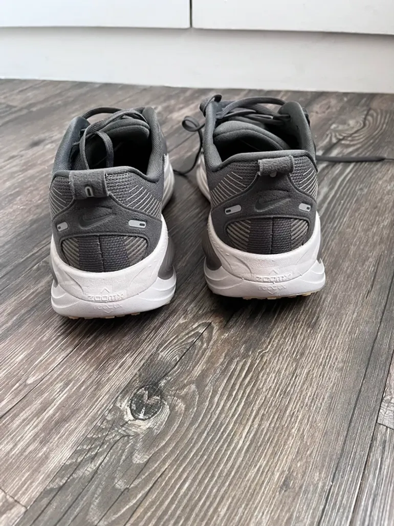 Gebrauchtes Nike Zoom Vomero 18 2026 bike — Bild 4 von 11