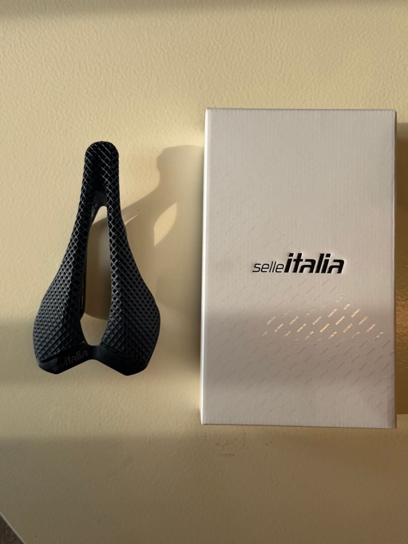 Used Selle Italia SLR 3D Carbon Saddles & Seatposts