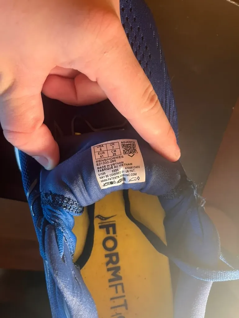 Used Saucony Running Shoes bike — image 3 of 6