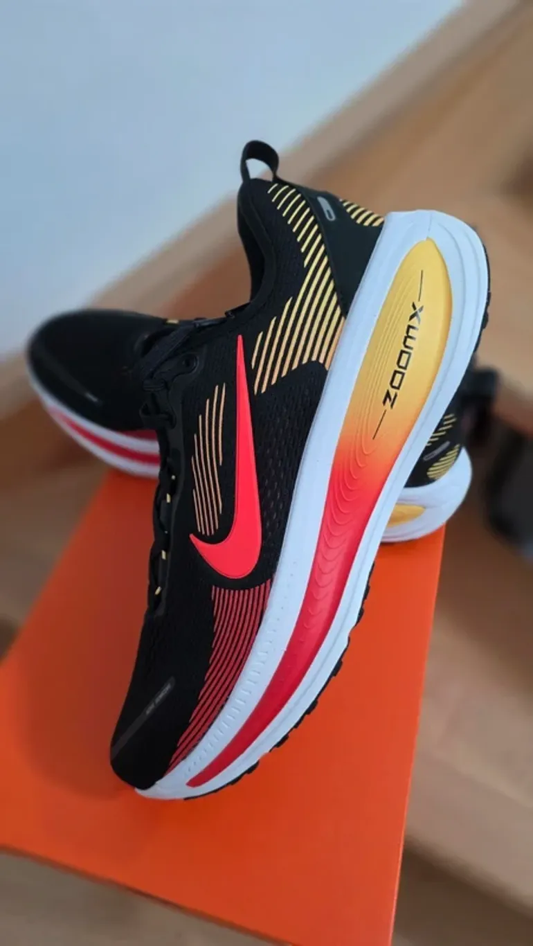 Used Nike Vomero 18 bike — image 7 of 9