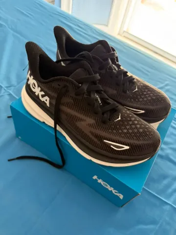 Hoka Clifton 9 bike d'occasion — image 1 sur 6