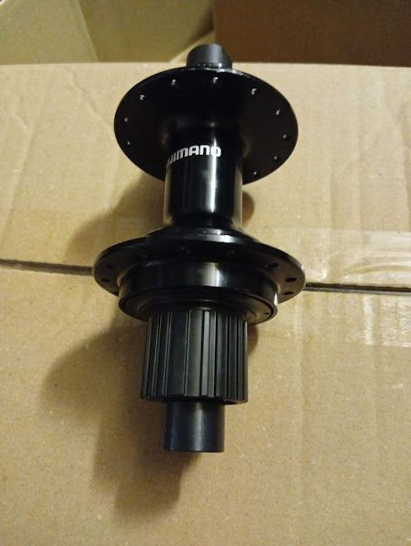 Used Shimano FH-MT410B Hub Wheels