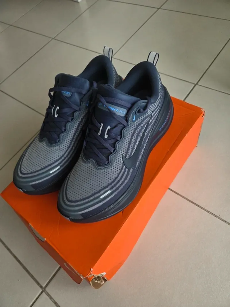 Used Nike Vomero Plus Running Shoes