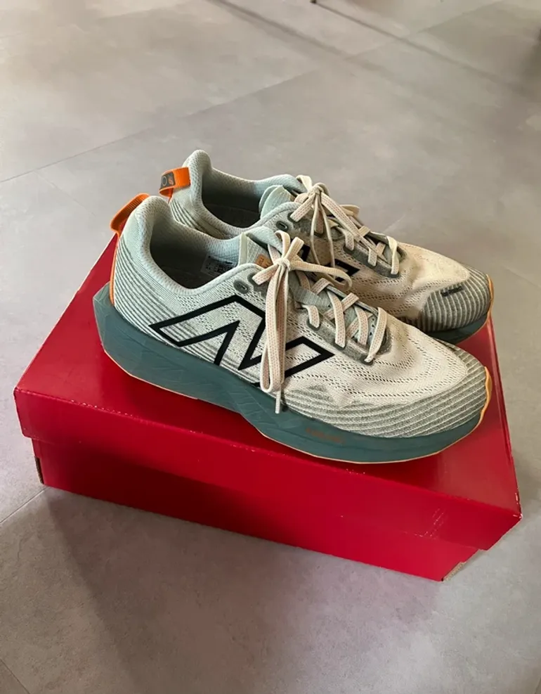 Gebrauchtes New Balance Fuelcell Venym bike — Bild 2 von 4
