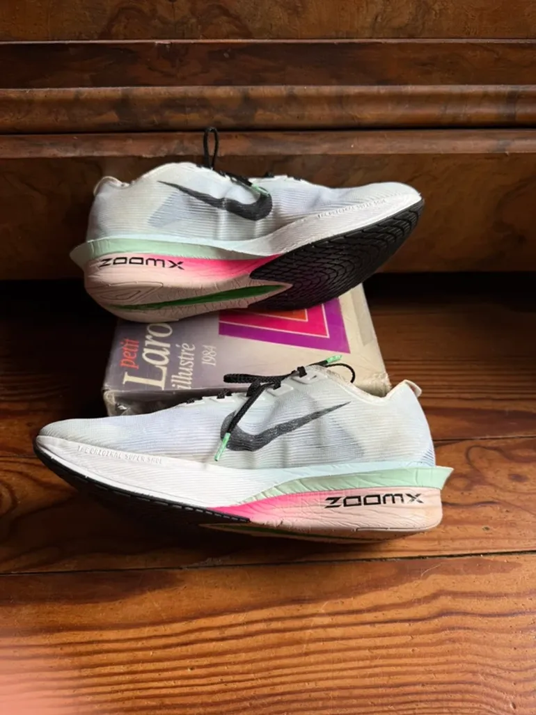 Używany Nike Vaporfly 4 bike — zdjęcie 4 z 10