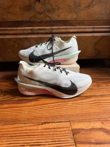 Używany Nike Vaporfly 4 bike — zdjęcie 1 z 10