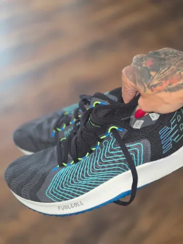 Used New Balance FuelCell Rebel bike — image 1 of 6