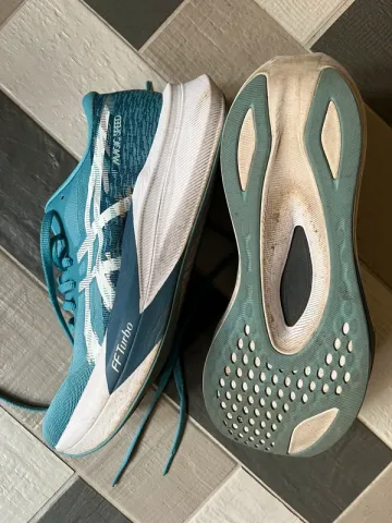 Used Asics Magicspeed 4 bike — image 3 of 8