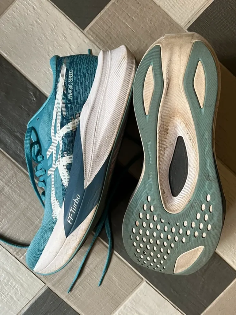 Used Asics Magicspeed 4 bike — image 3 of 8