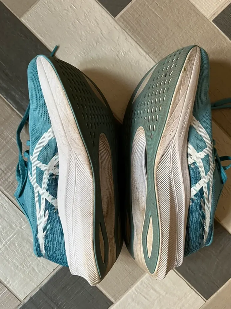 Used Asics Magicspeed 4 bike — image 4 of 8