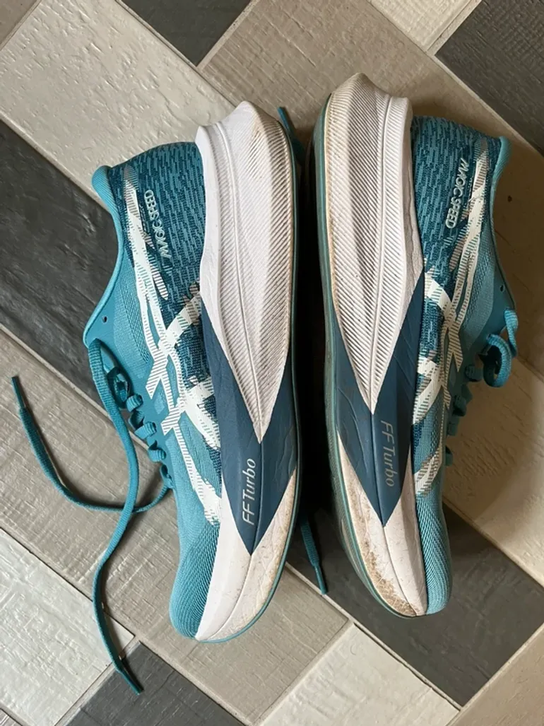Used Asics Magicspeed 4 bike — image 2 of 8