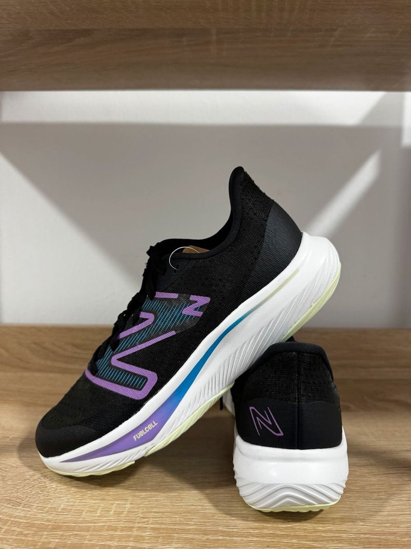 Używany New Balance FuelCell Rebel v3 Running Shoes