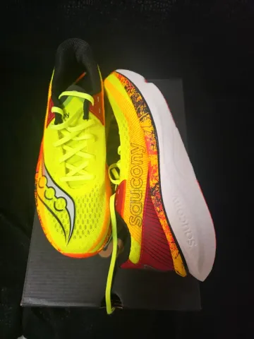 Used Saucony Running Shoes bike — image 1 of 2