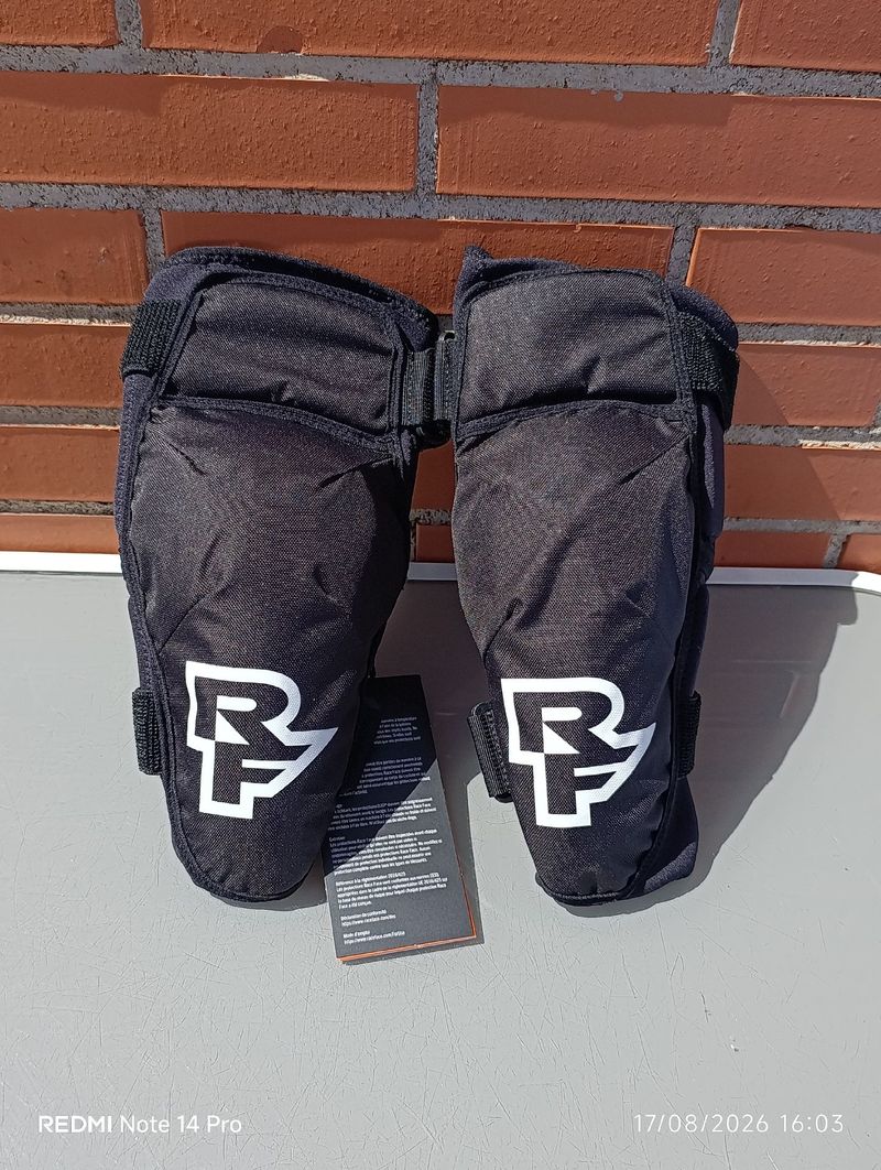 Used Race Face Ambush Stealth Knee Pads talla M Cycling Clothing