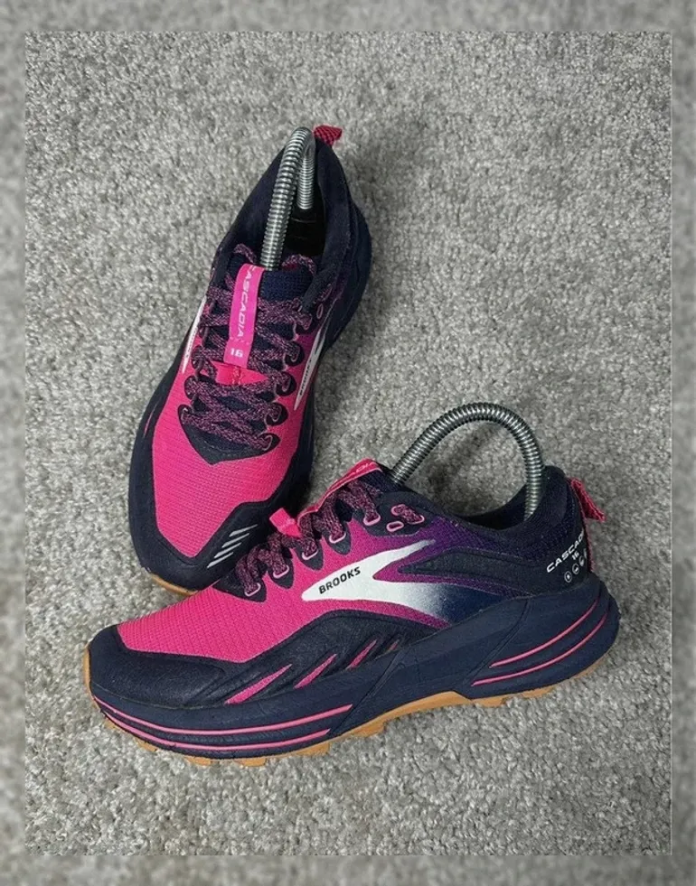 Used Brooks Cascadia 16 bike — image 2 of 11